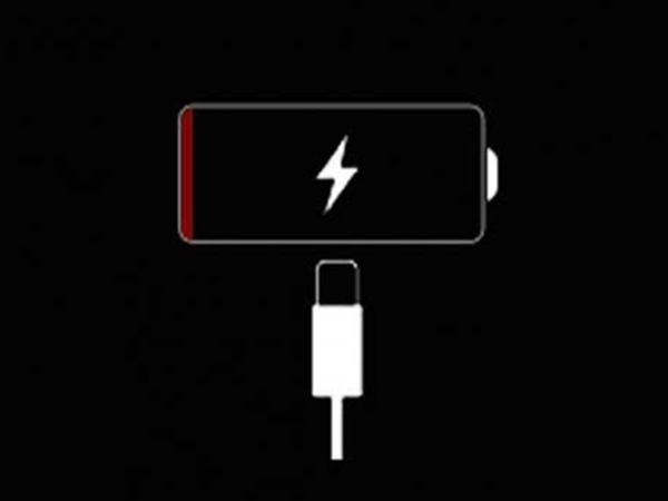 如何給手機(jī)充電？